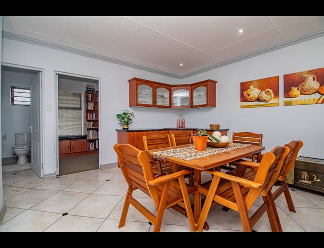 3 BEDROOM DUET FOR SALE IN HARTENBOS HEUWELS
